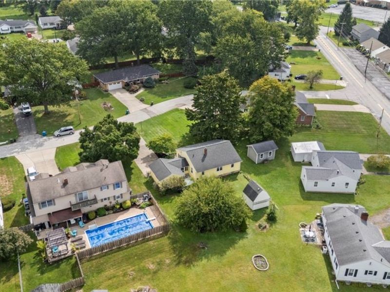 690 Autumn Drive, Amherst, OH 44001 Photo 27