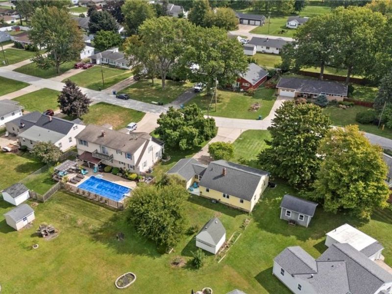 690 Autumn Drive, Amherst, OH 44001 Photo 29