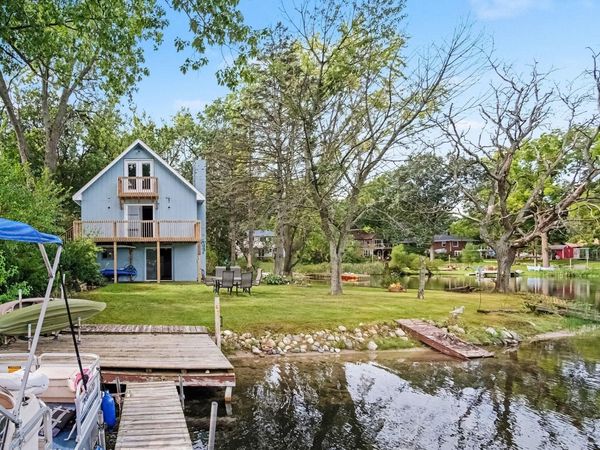 2273 Schimperle Drive NE, Grand Rapids, MI 49525