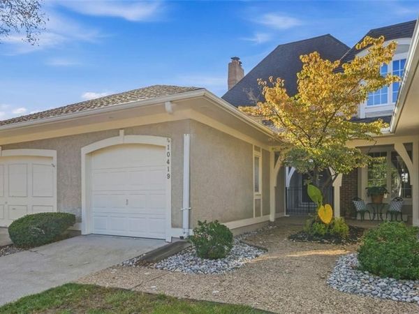 10419 Garnett Street, Overland Park, KS 66214