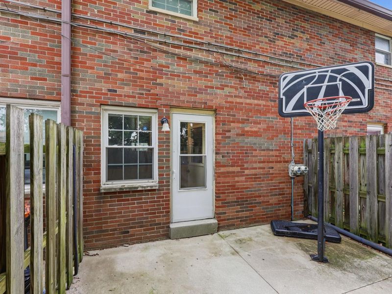 5720 Beechcroft Road, Unit H, Columbus, OH 43229 Photo 18