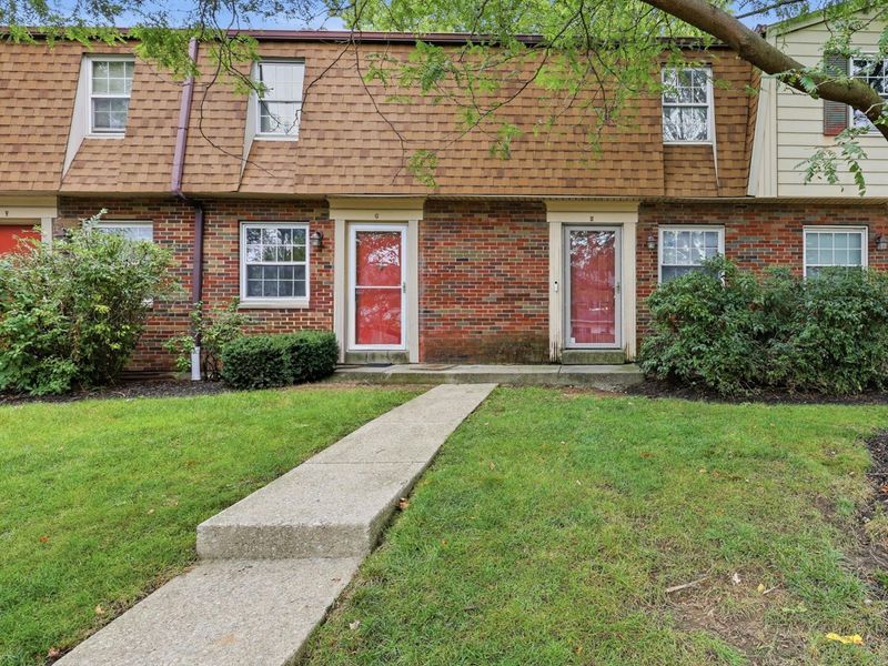 5720 Beechcroft Road, Unit H, Columbus, OH 43229 Photo 2