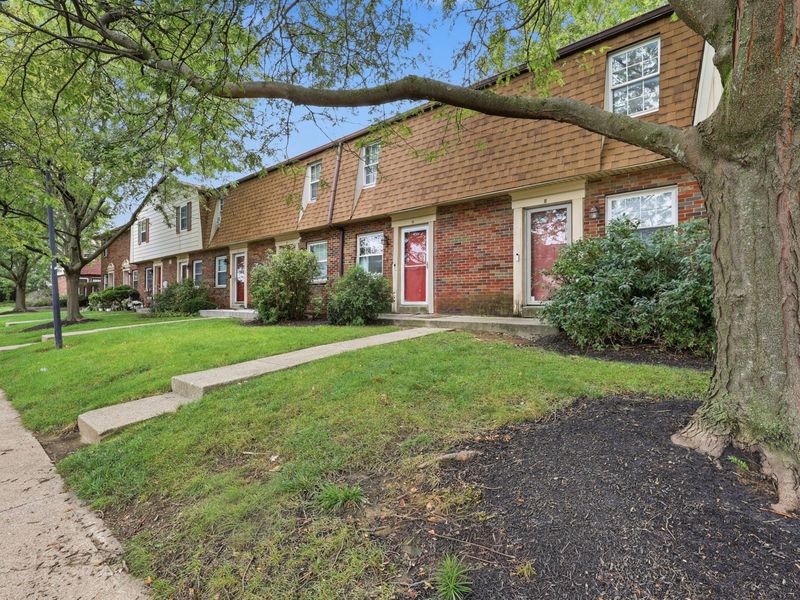5720 Beechcroft Road, Unit H, Columbus, OH 43229 Photo 3