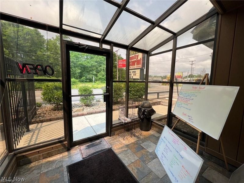1901 Youngstown Warren Road, Girard, OH 44420 Photo 5