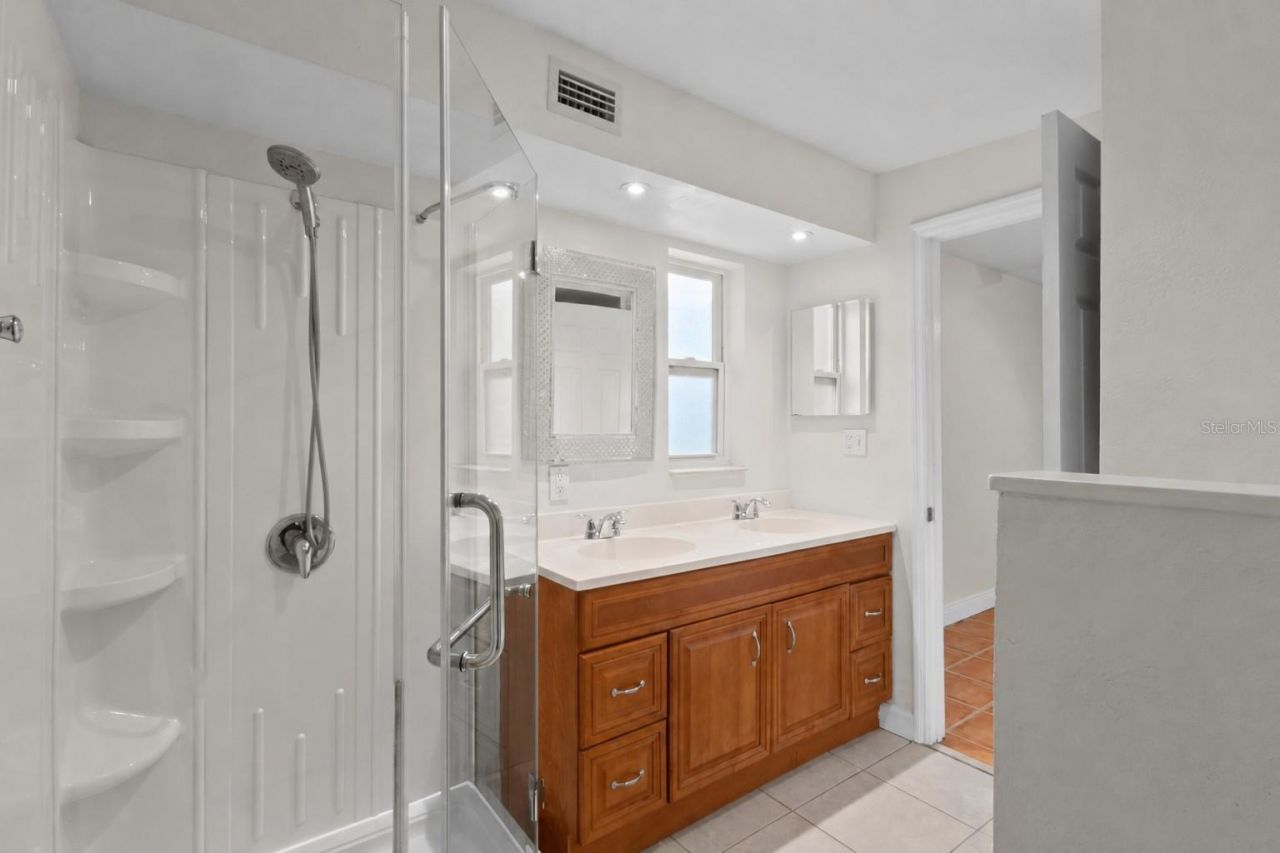 6711 Dartmouth Avenue N, Saint Petersburg, FL 33710 Photo