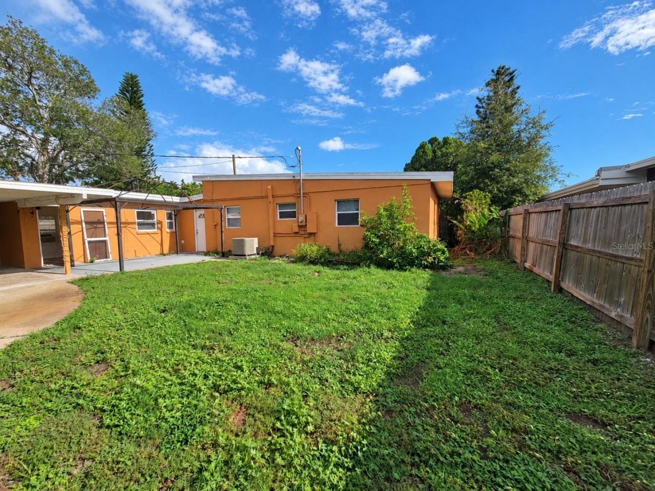 6711 Dartmouth Avenue N, Saint Petersburg, FL 33710 Photo