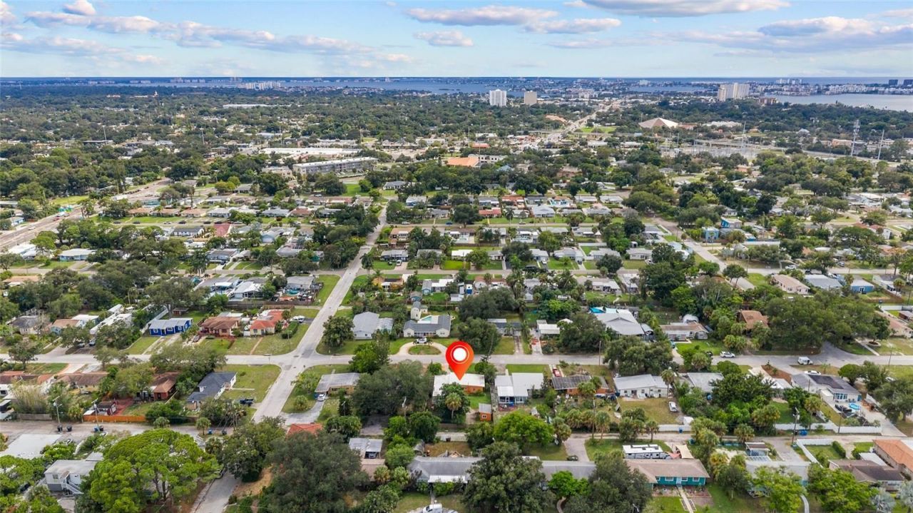 6711 Dartmouth Avenue N, Saint Petersburg, FL 33710 Photo