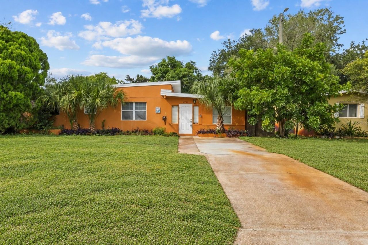 6711 Dartmouth Avenue N, Saint Petersburg, FL 33710 Photo