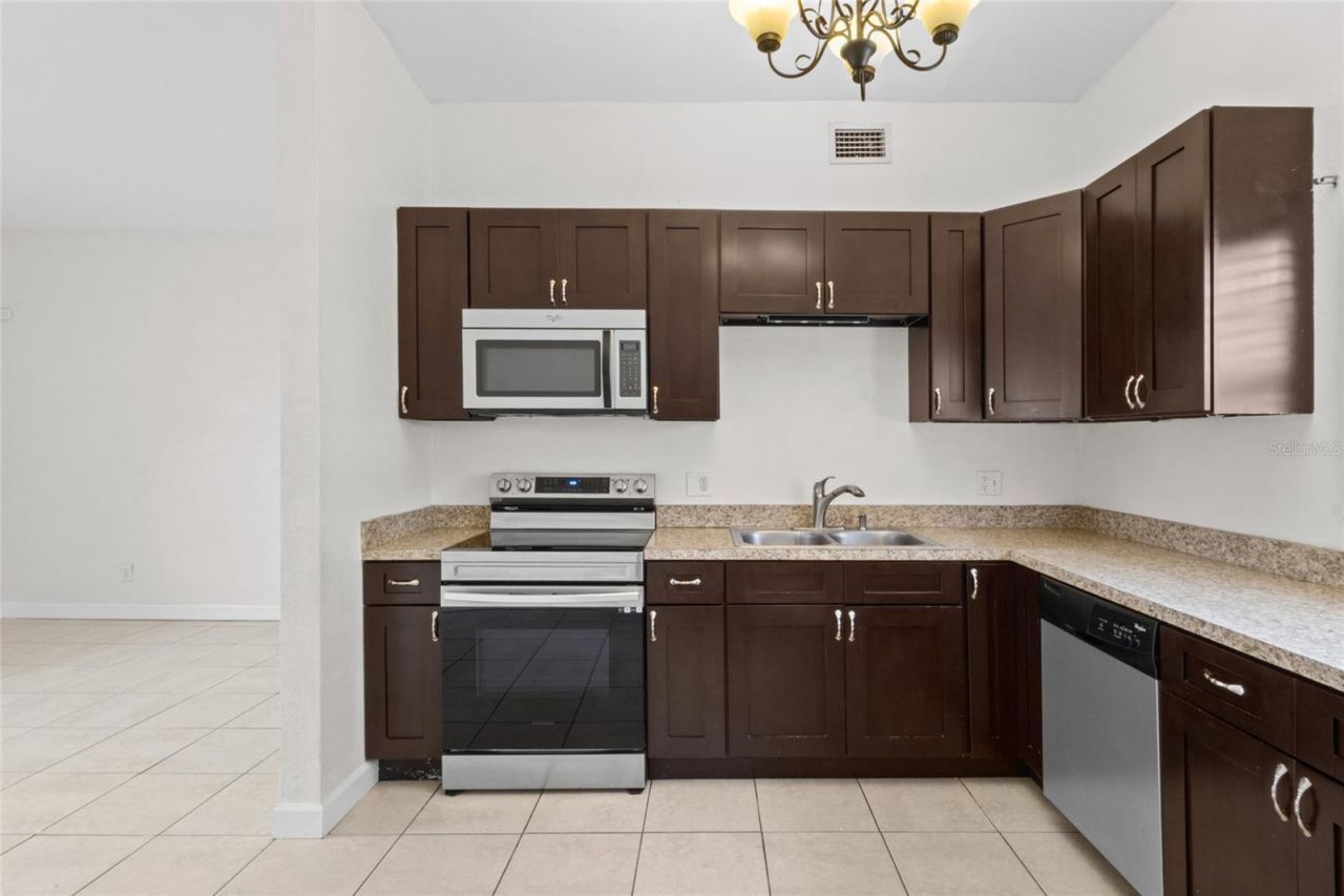 6711 Dartmouth Avenue N, Saint Petersburg, FL 33710 Photo
