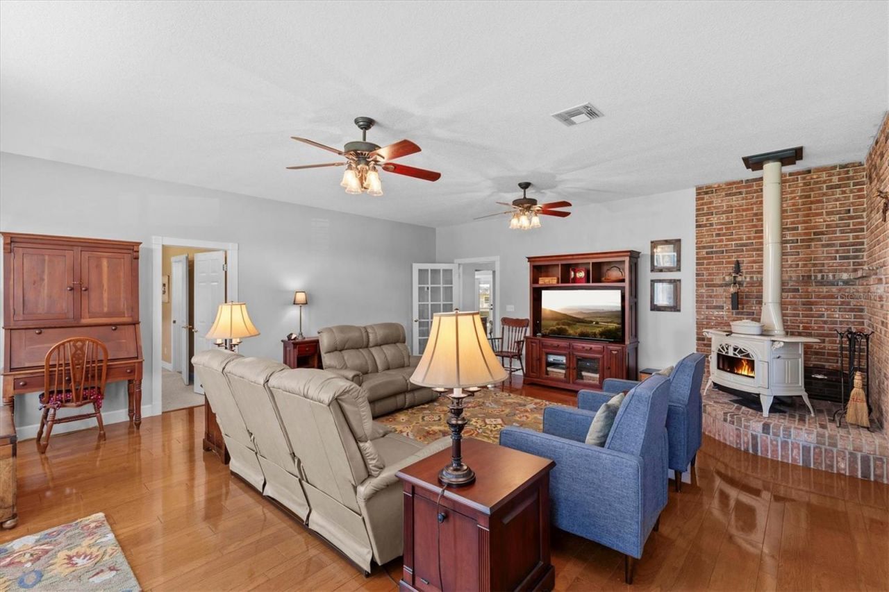 7041 Quarterhorse Lane, Brooksville, FL 34604 Photo