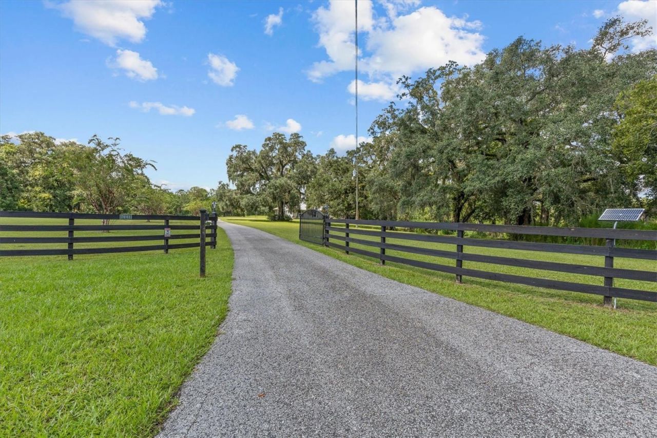 7041 Quarterhorse Lane, Brooksville, FL 34604 Photo