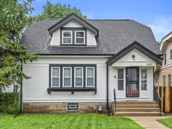 2850 N 46th St, Milwaukee, WI 53210