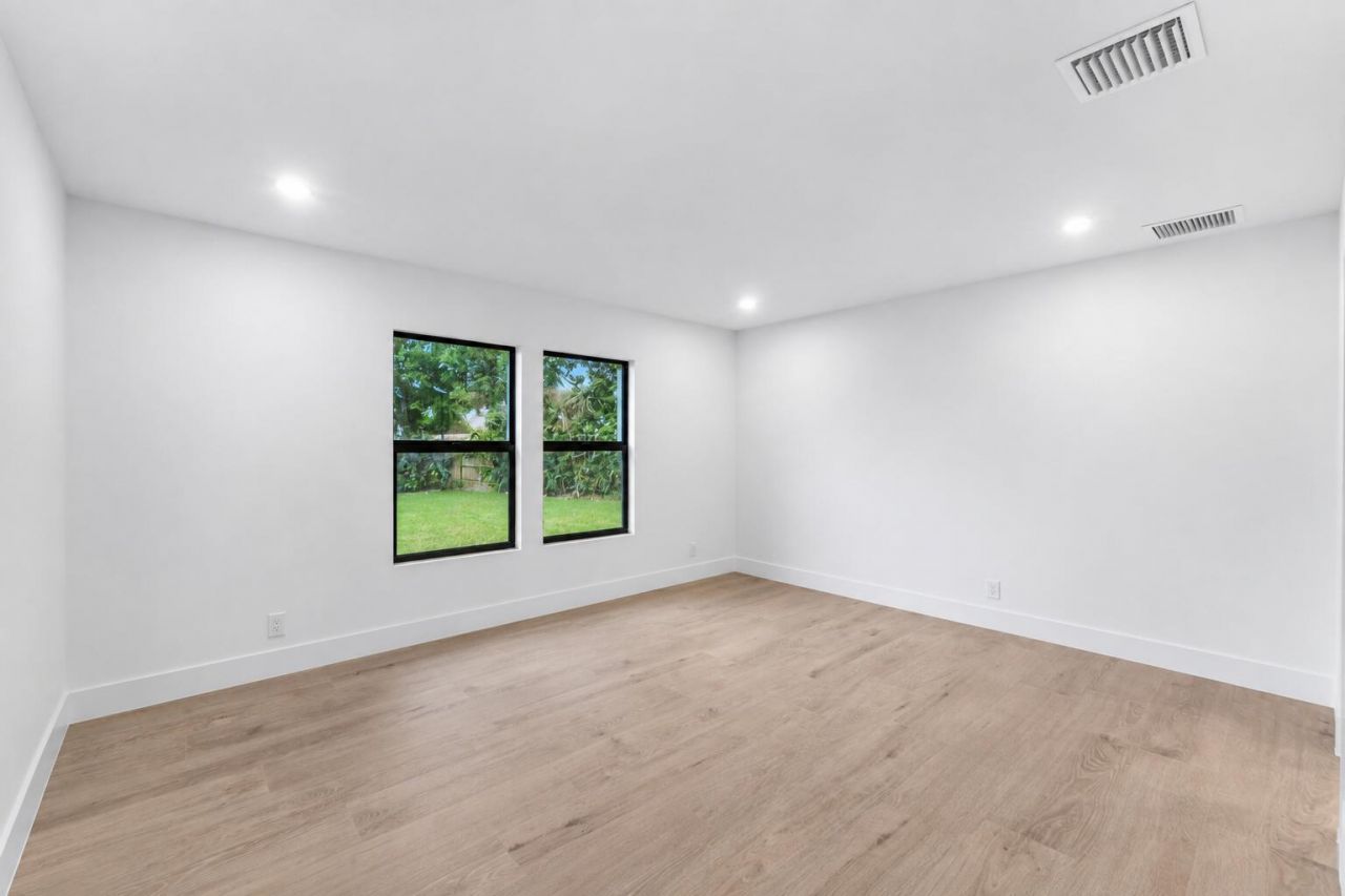 24 Russell Street, Tequesta, FL 33469 Photo