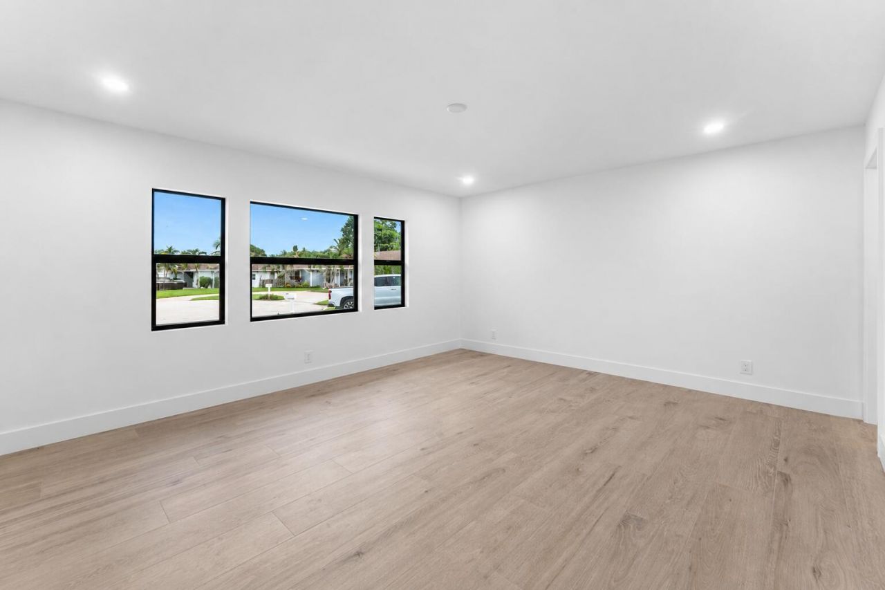 24 Russell Street, Tequesta, FL 33469 Photo