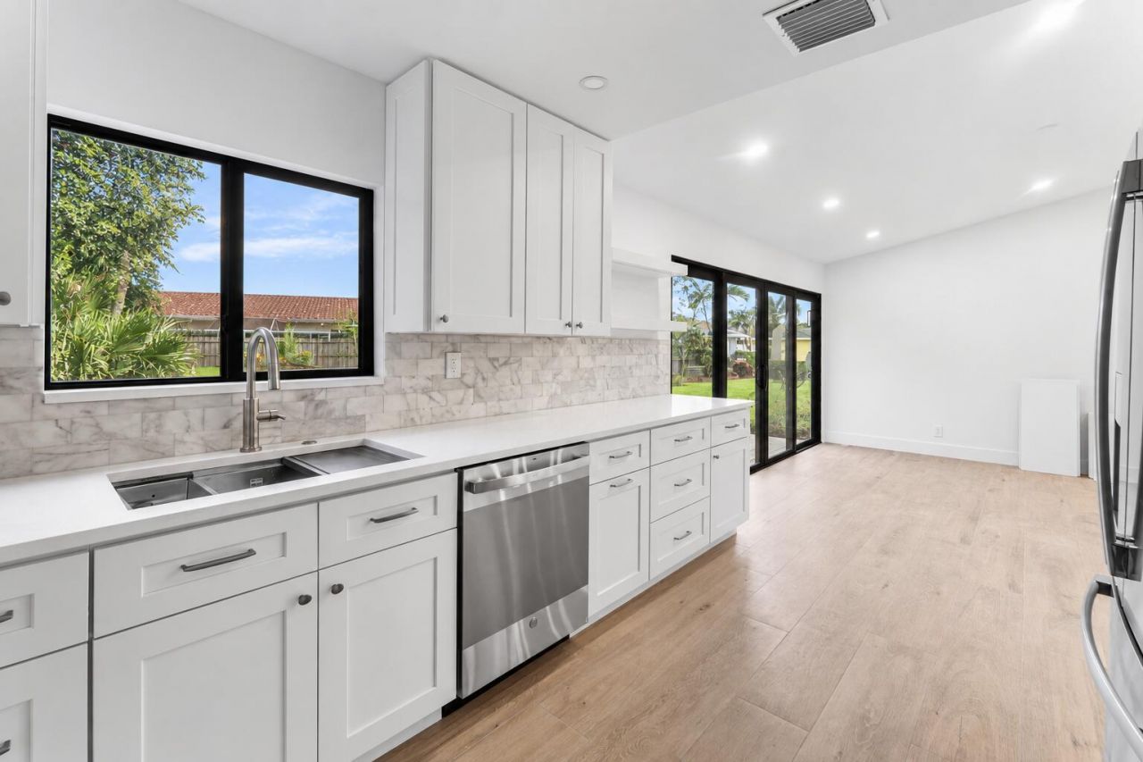 24 Russell Street, Tequesta, FL 33469 Photo