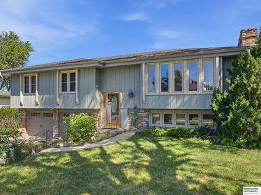 5111 Eastridge Drive, Omaha, NE 68134