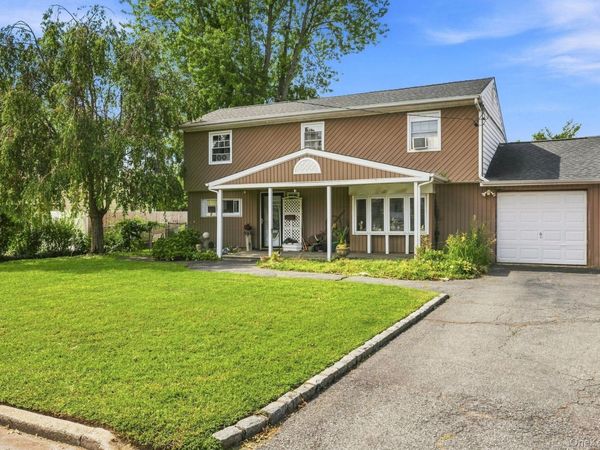 240 W 10th Street , Deer Park, NY 11729
