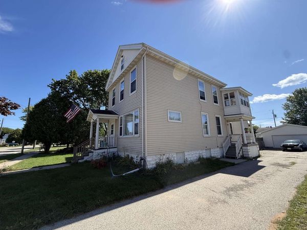 511 5TH AVENUE, Menominee, MI 49858