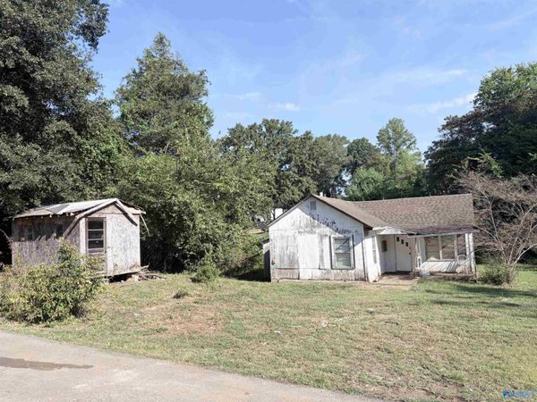 302 Shannon Street, Muscle Shoals, AL 35661