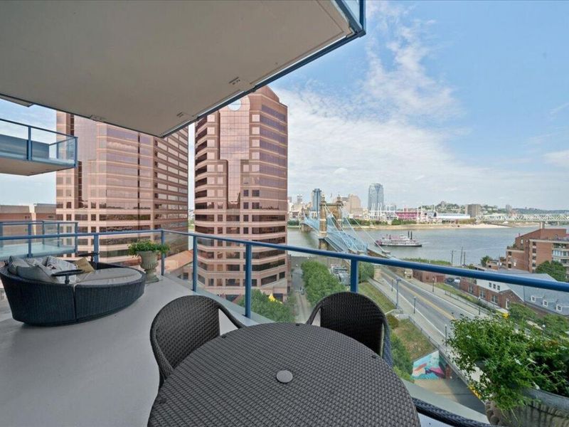 1 Roebling Way, Unit 803, Covington, KY 41011 Photo 9