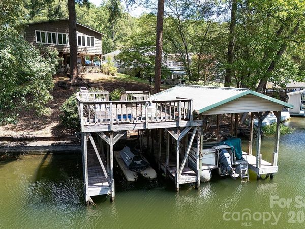334 Fairway Shores Road , Mount Gilead, NC 27306
