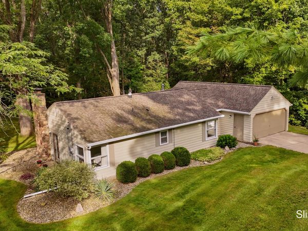 5059 12 Mile Road NE, Rockford, MI 49341