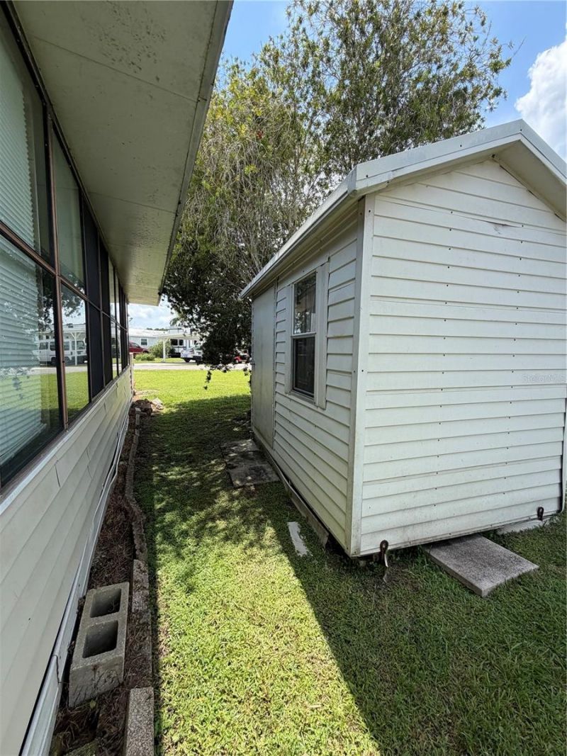 41 Eagle Point N, Osteen, FL 32764 Photo