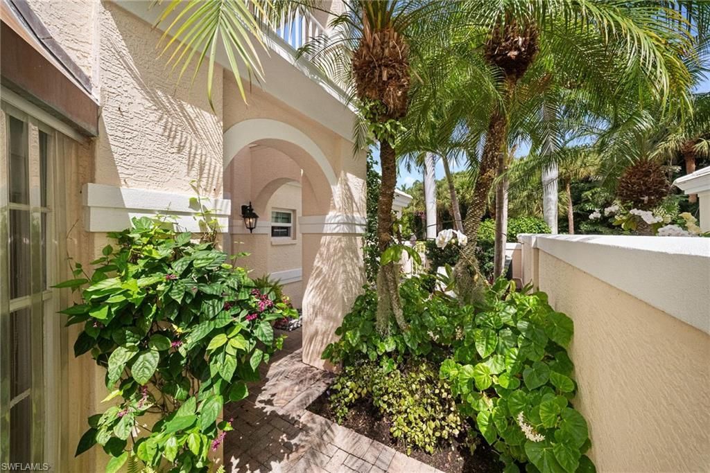 392 Carlton Pl, Unit 3, Naples, FL 34108 Photo