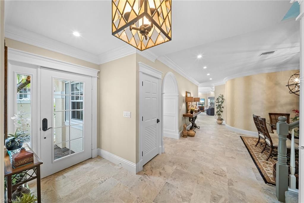 392 Carlton Pl, Unit 3, Naples, FL 34108 Photo