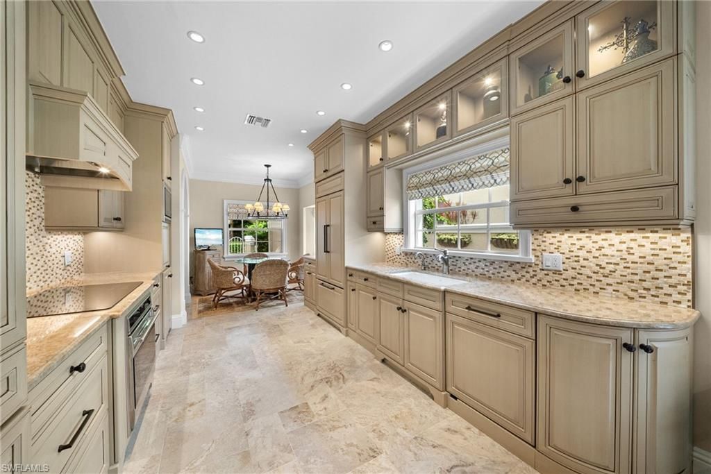 392 Carlton Pl, Unit 3, Naples, FL 34108 Photo