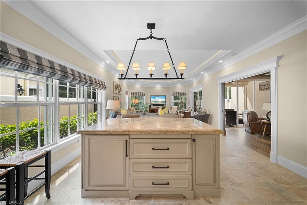 392 Carlton Pl, Unit 3, Naples, FL 34108 Photo