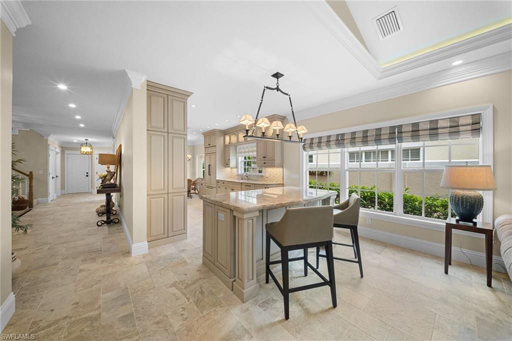 392 Carlton Pl, Unit 3, Naples, FL 34108 Photo
