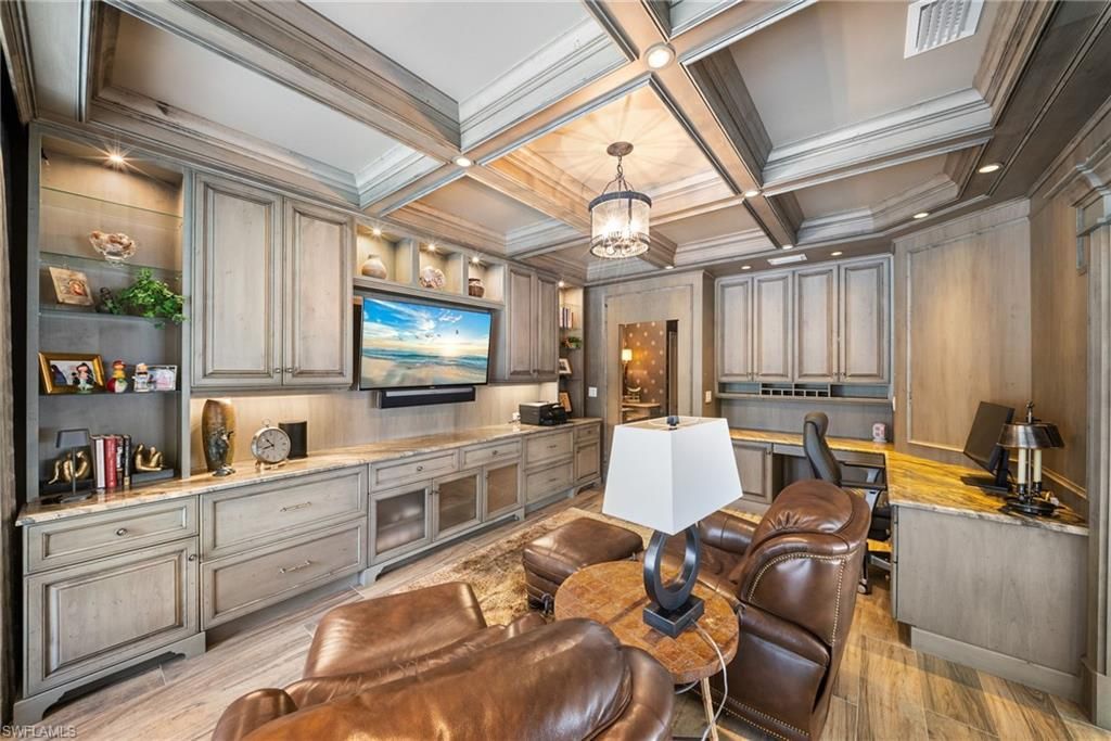 392 Carlton Pl, Unit 3, Naples, FL 34108 Photo