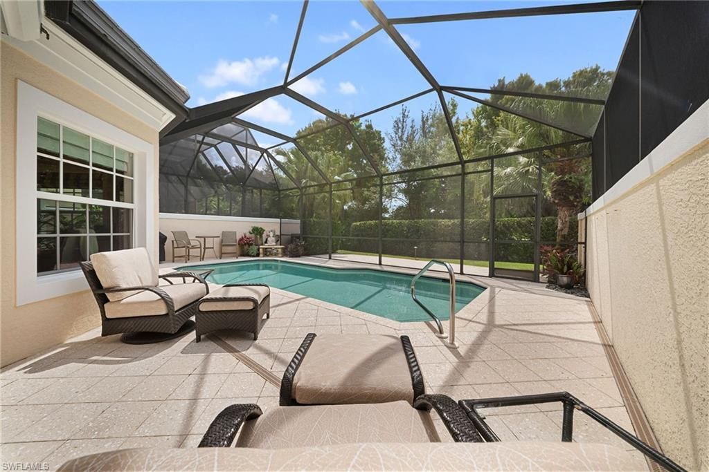 392 Carlton Pl, Unit 3, Naples, FL 34108 Photo