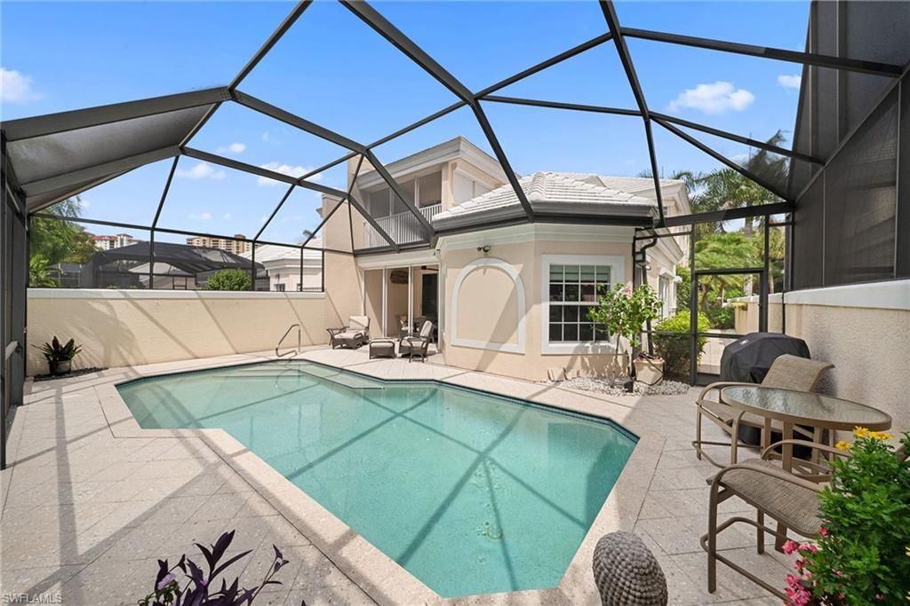 392 Carlton Pl, Unit 3, Naples, FL 34108 Photo