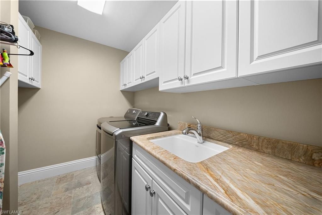 392 Carlton Pl, Unit 3, Naples, FL 34108 Photo