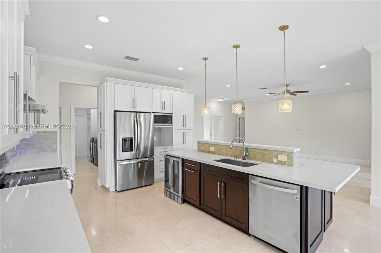720 W Cypress Pointe Dr W, Pembroke Pines, FL 33027 Photo