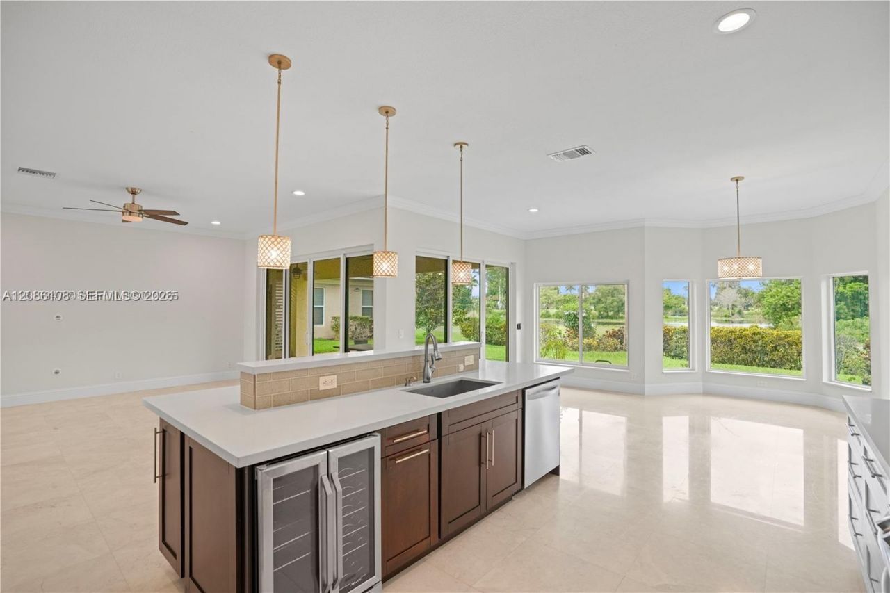 720 W Cypress Pointe Dr W, Pembroke Pines, FL 33027 Photo