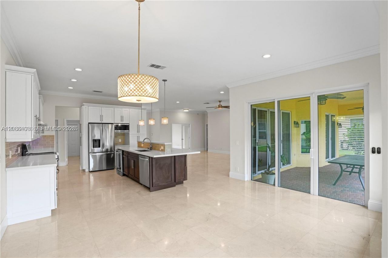720 W Cypress Pointe Dr W, Pembroke Pines, FL 33027 Photo