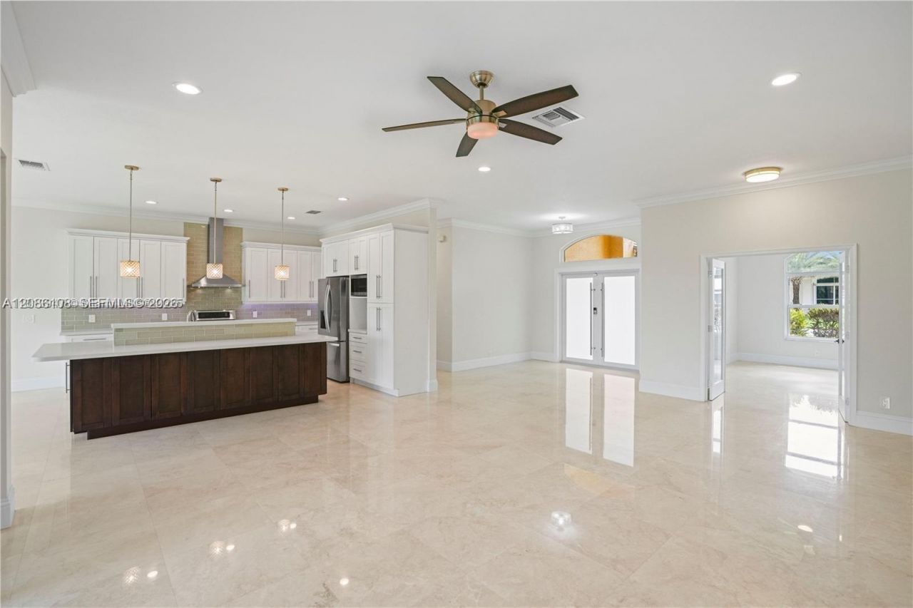 720 W Cypress Pointe Dr W, Pembroke Pines, FL 33027 Photo