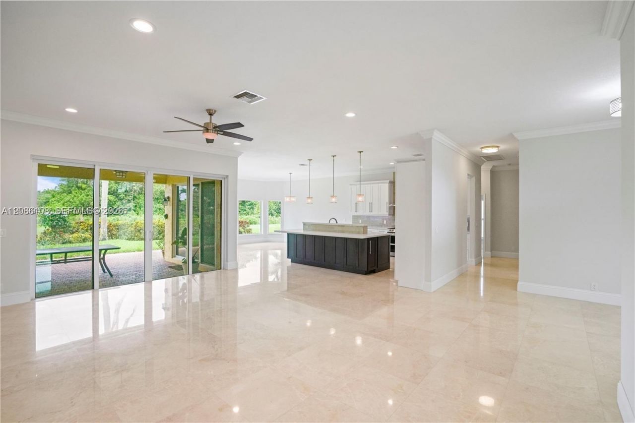 720 W Cypress Pointe Dr W, Pembroke Pines, FL 33027 Photo