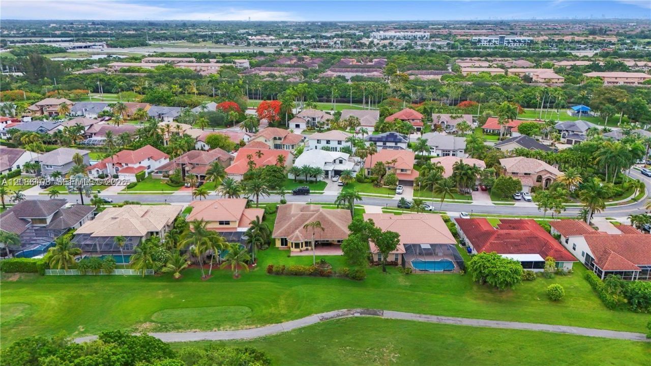 720 W Cypress Pointe Dr W, Pembroke Pines, FL 33027 Photo