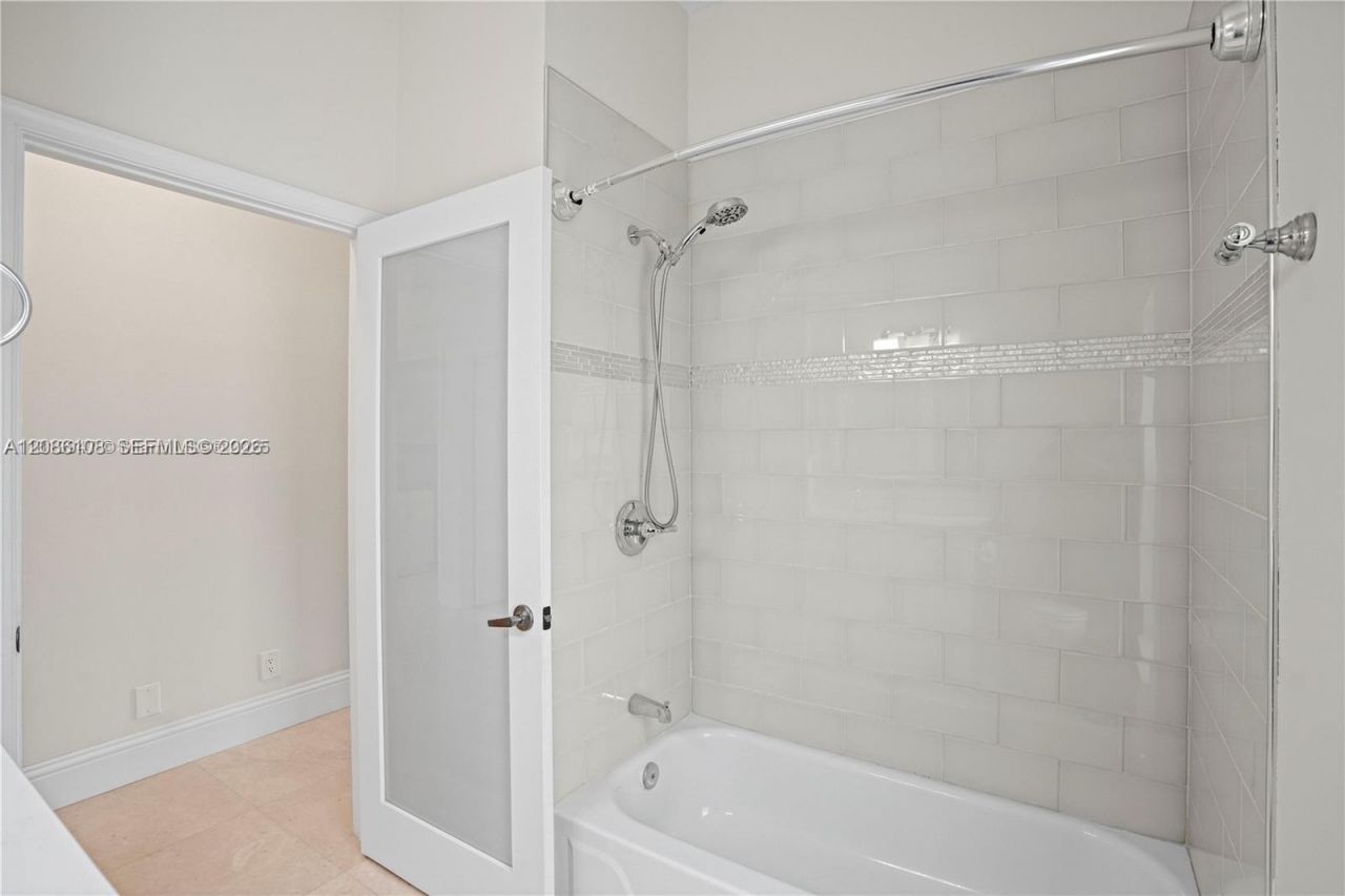 720 W Cypress Pointe Dr W, Pembroke Pines, FL 33027 Photo