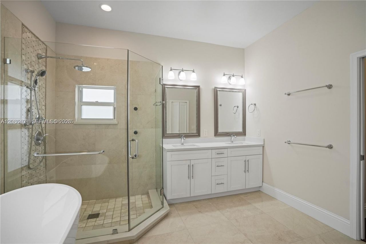 720 W Cypress Pointe Dr W, Pembroke Pines, FL 33027 Photo