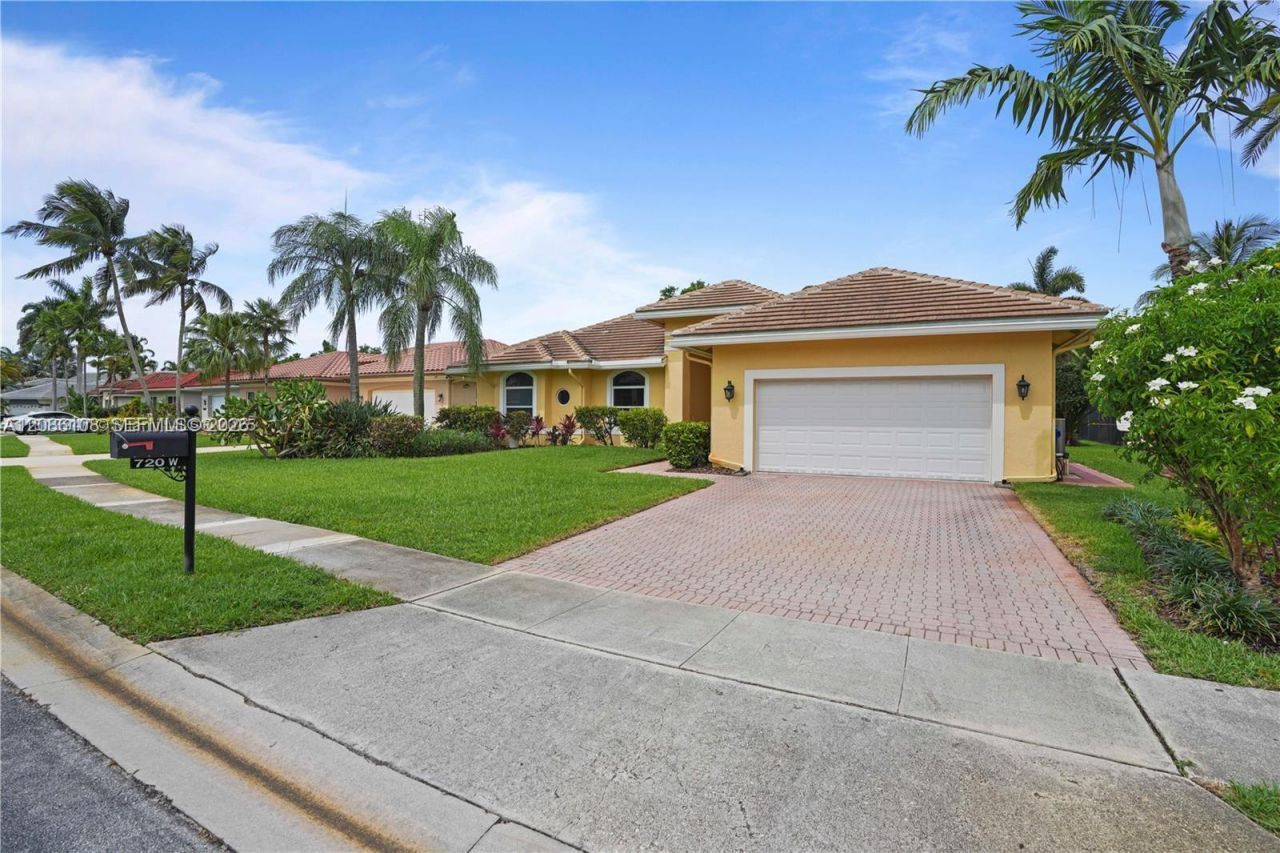 720 W Cypress Pointe Dr W, Pembroke Pines, FL 33027 Photo