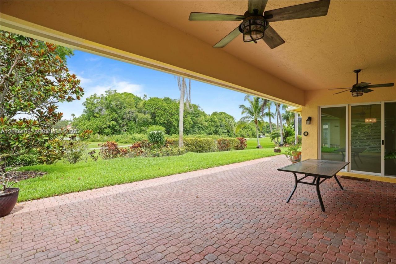 720 W Cypress Pointe Dr W, Pembroke Pines, FL 33027 Photo