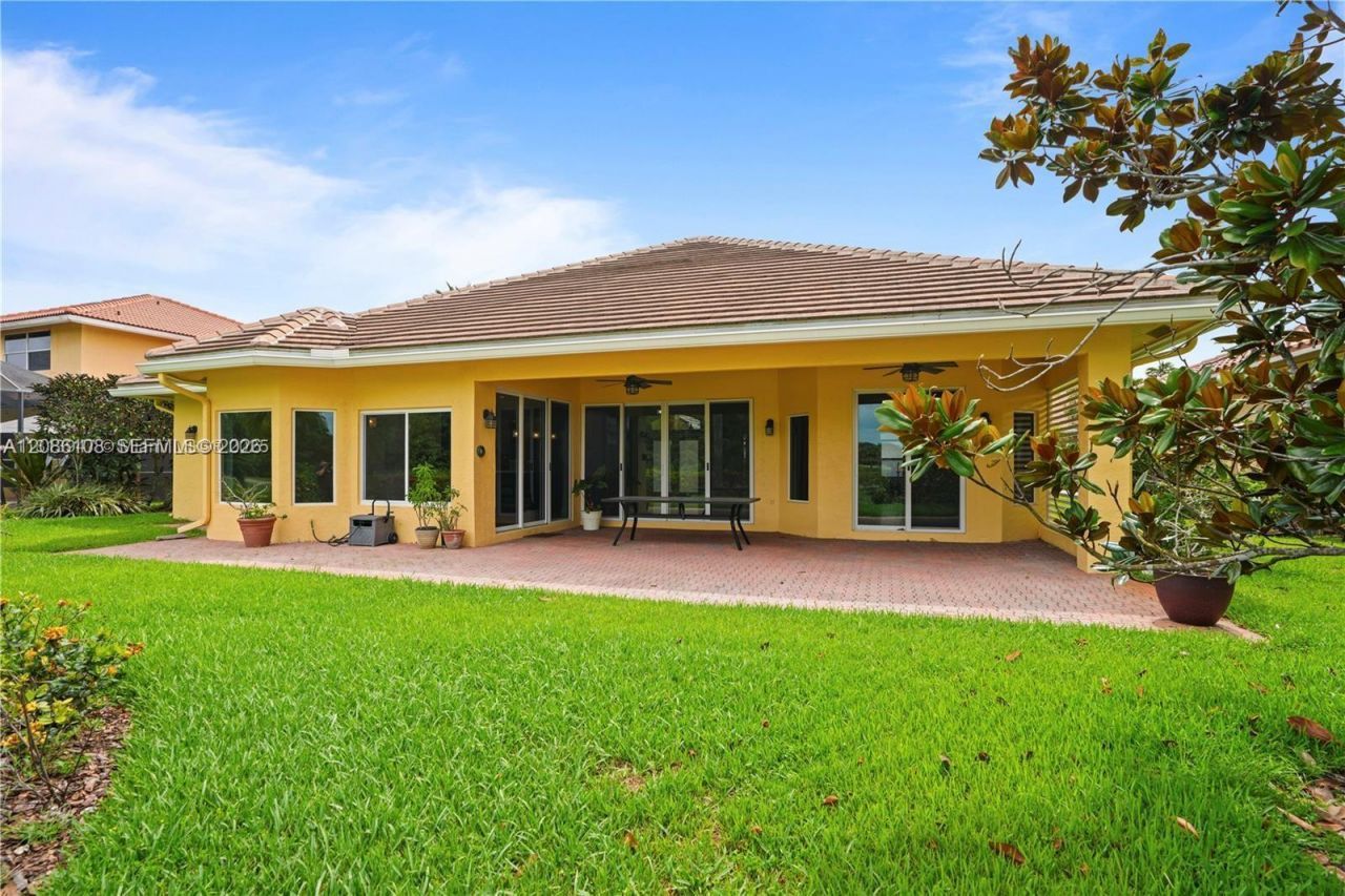 720 W Cypress Pointe Dr W, Pembroke Pines, FL 33027 Photo