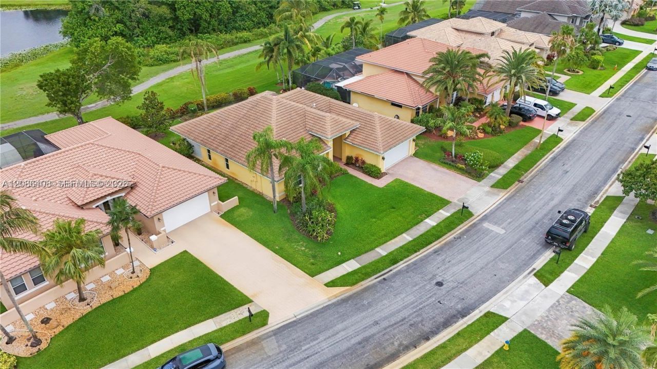720 W Cypress Pointe Dr W, Pembroke Pines, FL 33027 Photo