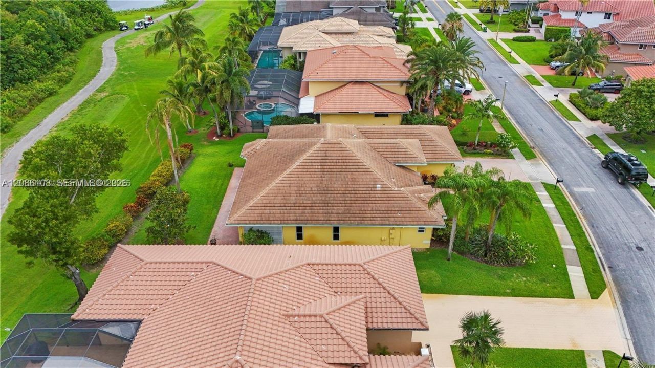 720 W Cypress Pointe Dr W, Pembroke Pines, FL 33027 Photo