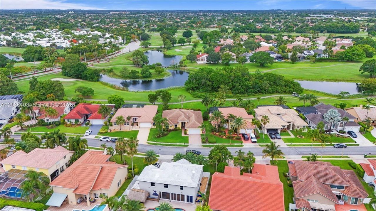 720 W Cypress Pointe Dr W, Pembroke Pines, FL 33027 Photo